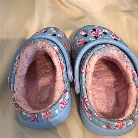 CROCS Kids' Floral Blue and Pink Slippers - Picture 2 of 3